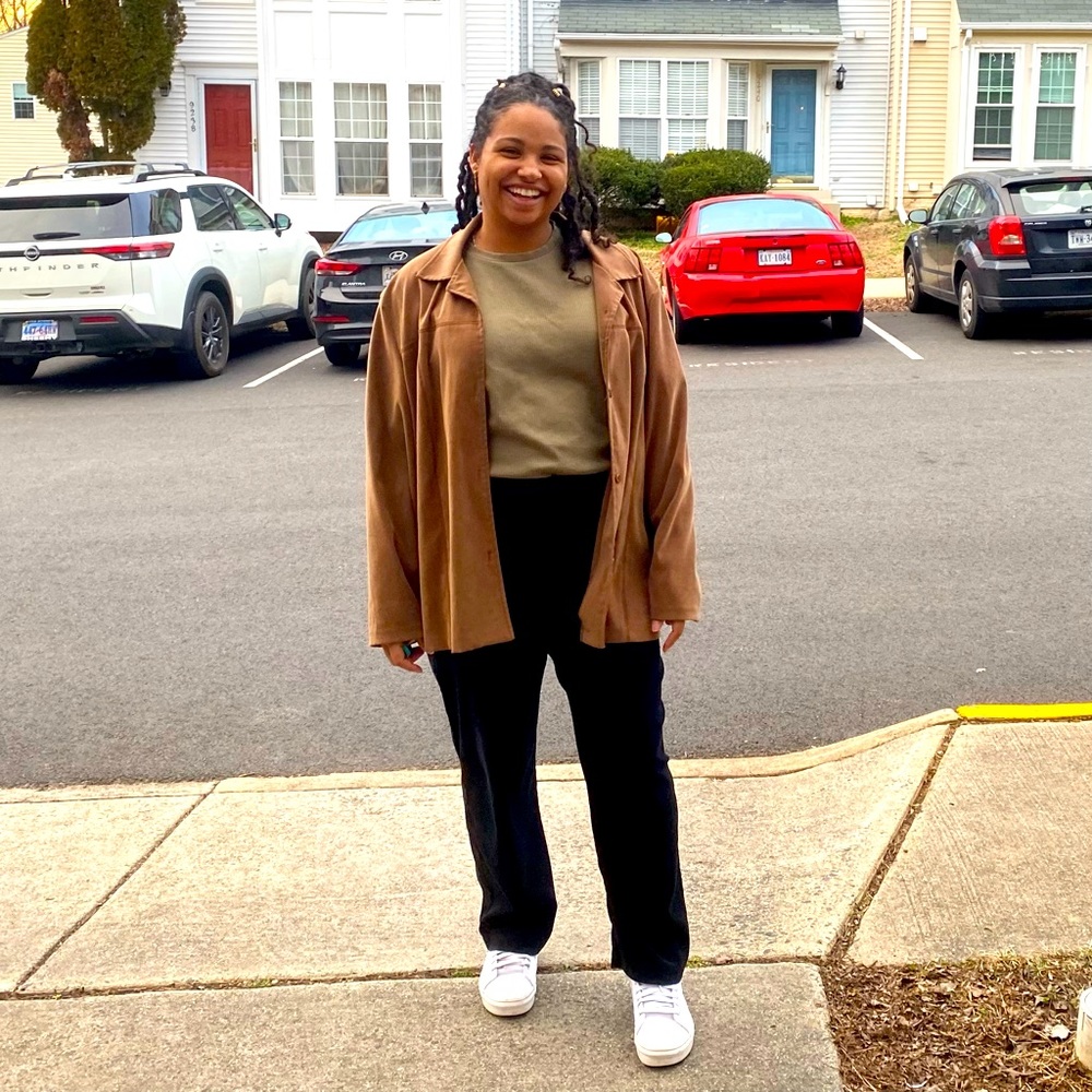 Meet your Posher, Alexis